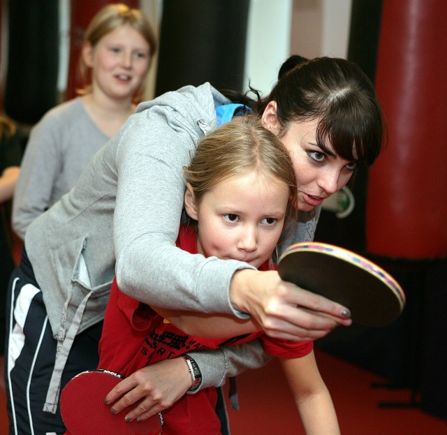 Mdchenlehrgang Rckhandschulung